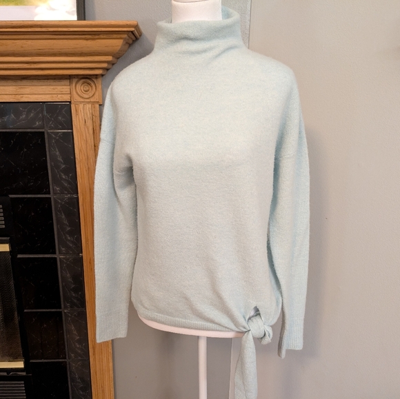 Vineyard vines Wool Cozy Light Aqua Turtleneck Sweater with Tie Detail Size XS - Picture 1 of 8